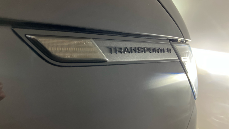 Volkswagen Transporter T32 Swb Diesel 2.0 BiTDI 204 Highline Kombi Van DSG